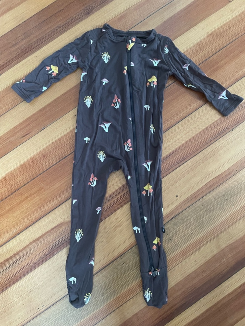 Kyte Baby 6-12M Zipper Footie
